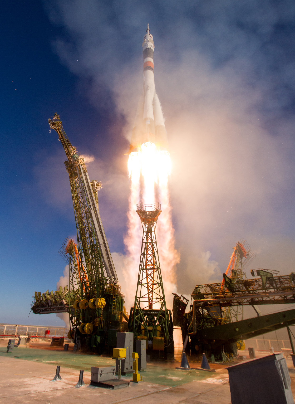Как стартовал российский космический корабль «Союз МС-07»