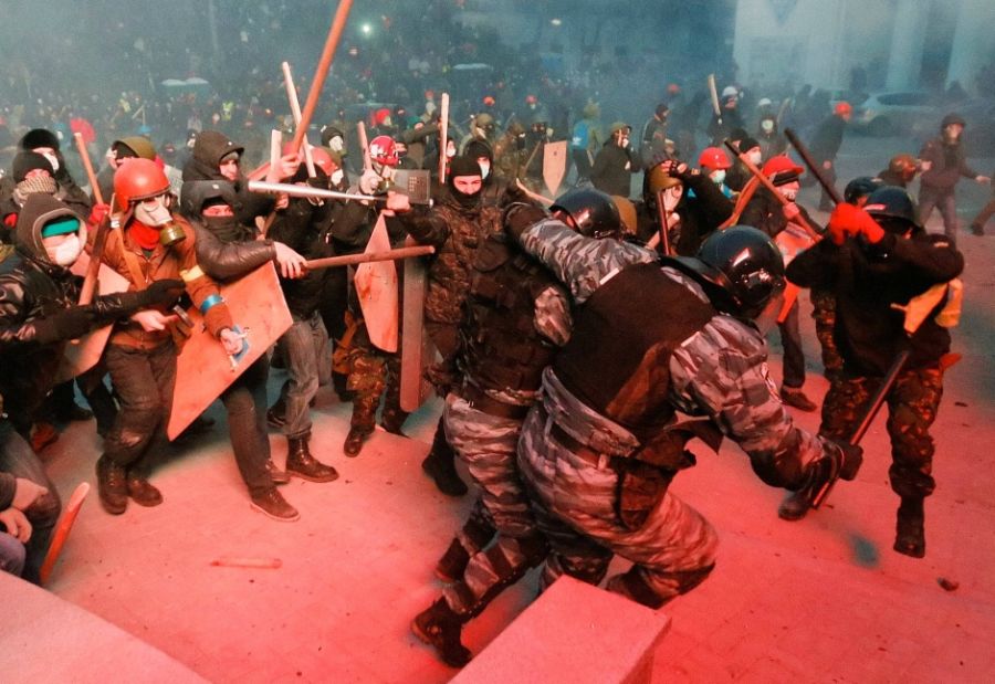 Новые столкновения на Украине (15 фото) Новые столкновения на Украине (15 фото)