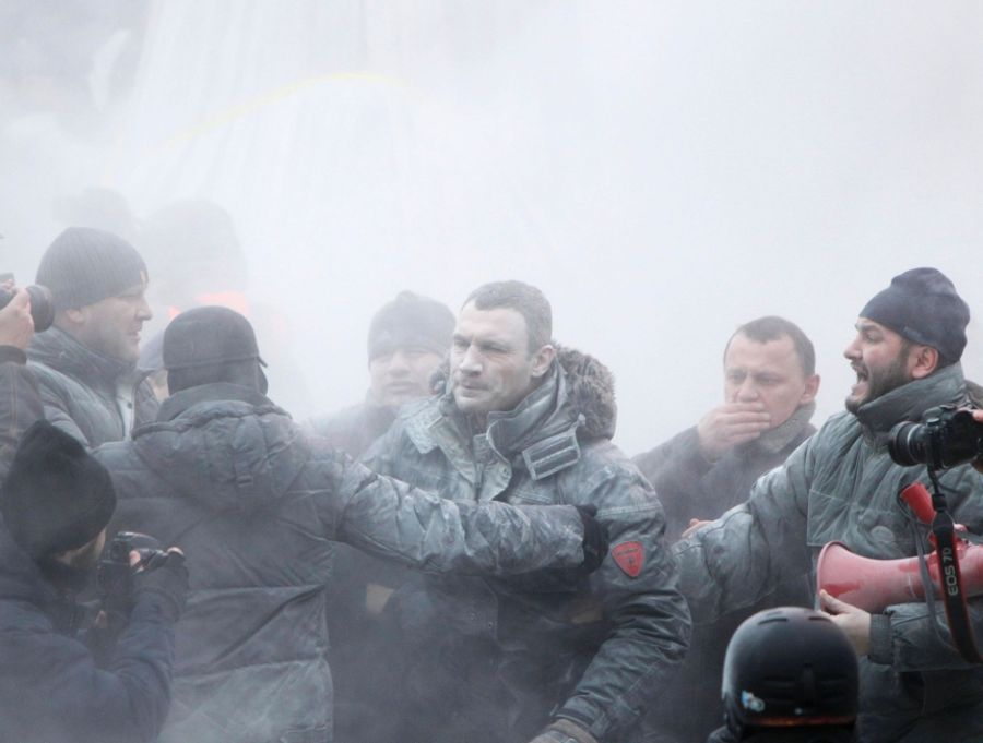 Новые столкновения на Украине (15 фото) Новые столкновения на Украине (15 фото)