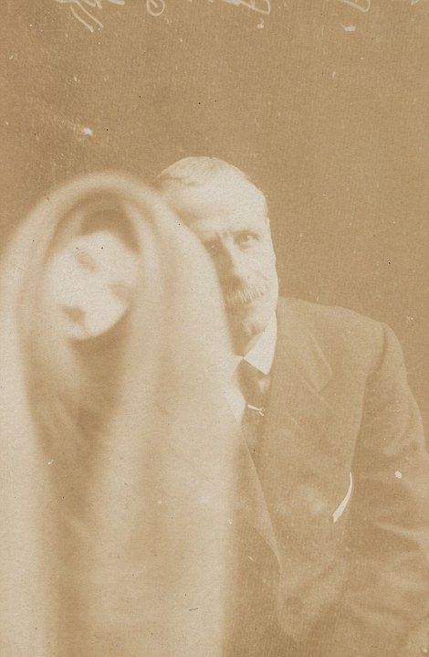 Фото «призраков» британского фотографа-спиритуалиста Уильяма Хоупа