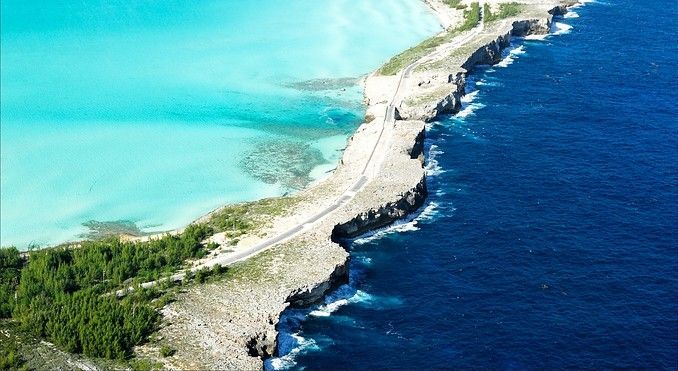 Место, где встречаются Карибское море и Атлантический океан (5 фото)