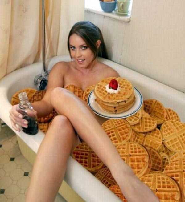Девушки иногда делают странные вещи