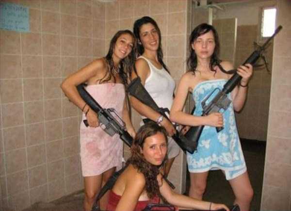 Девушки иногда делают странные вещи