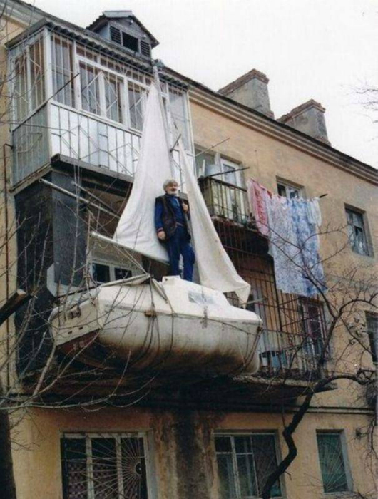 18 эпичных балконов, которые сразят наповал своим дизайном и содержимым 18 эпичных балконов, которые сразят наповал своим дизайном и содержимым