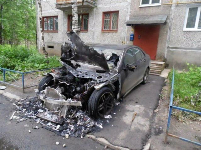 Обычные граждане ведут борьбу с неправильной парковкой по-своему