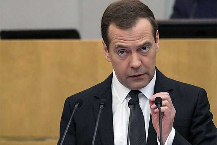 «Село – столице – похмелиться»: пенсионер вернул Дмитрию Медведеву добавку к пенсии