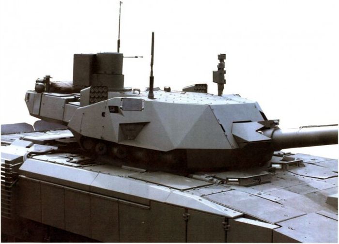 Танк Т-14 «Армата» и БМП Т–15: вид изнутри