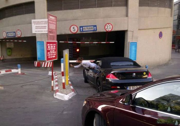Приколы с женщинами за рулем