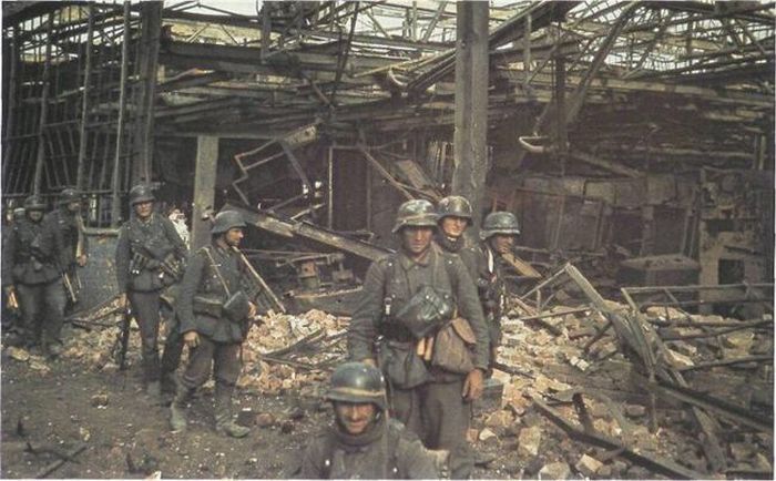 История в фотографиях