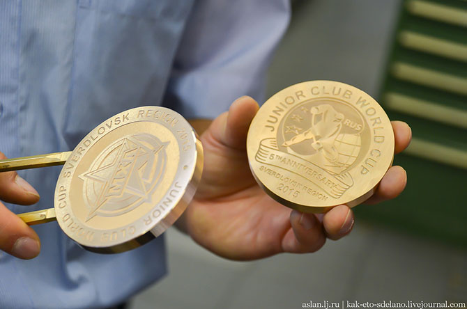 Как делают медали для чемпионов Как делают медали для чемпионов