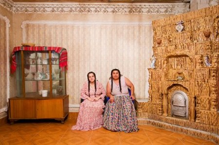 Дома у цыган (9 фото)