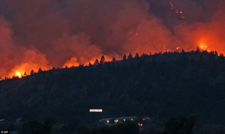 Как горят Канадские горы (6 фото)