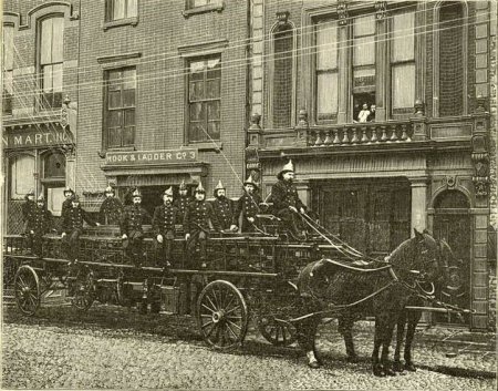 Пожарные былых времён (12 фото)