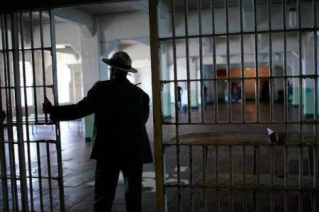 Знаменитой тюрьме Алькатрас (Alcatraz) 75 лет