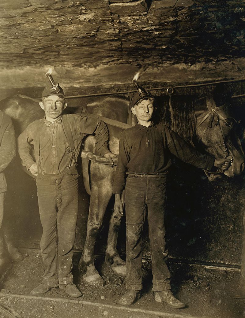 Фото 1900-х годов показывают, как дети вкалывали на производстве