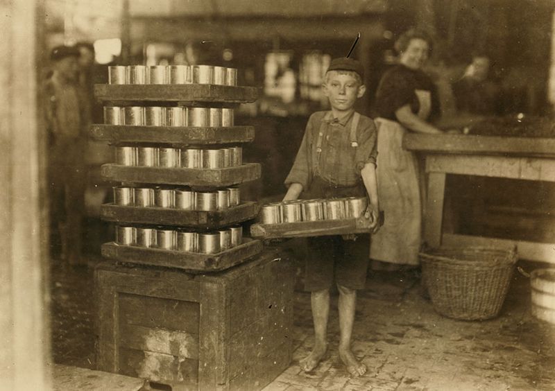 Фото 1900-х годов показывают, как дети вкалывали на производстве
