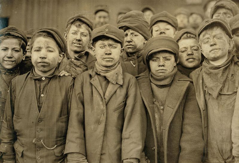 Фото 1900-х годов показывают, как дети вкалывали на производстве