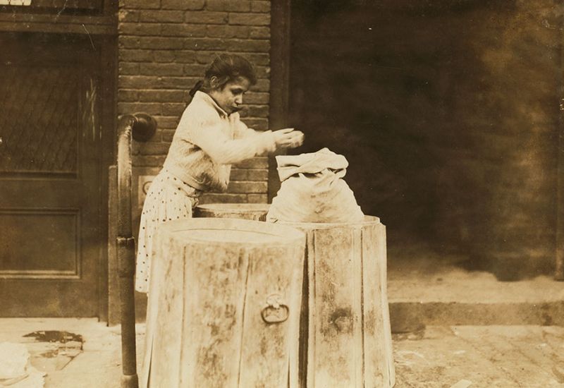 Фото 1900-х годов показывают, как дети вкалывали на производстве