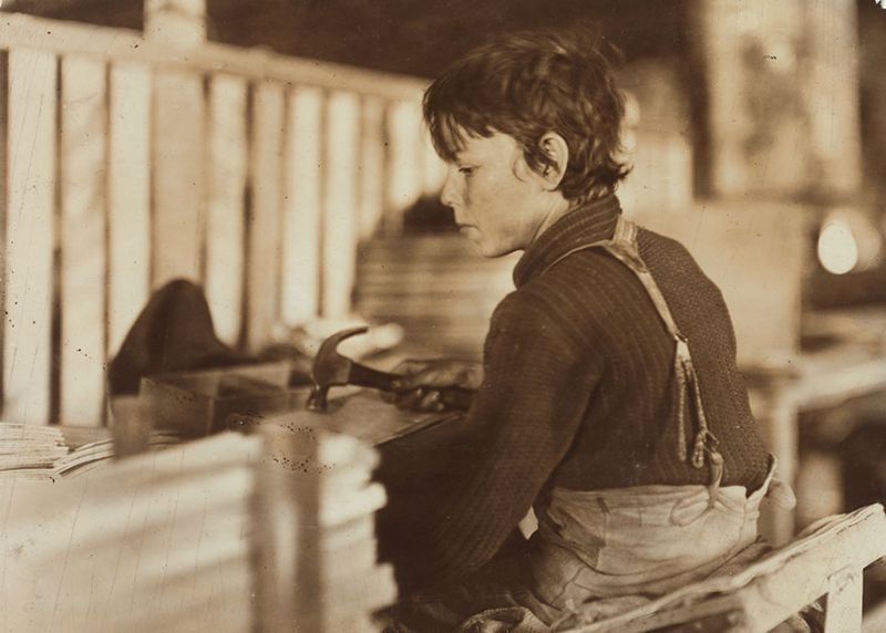 Фото 1900-х годов показывают, как дети вкалывали на производстве