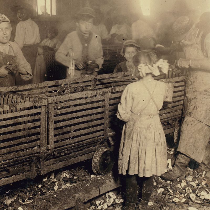 Фото 1900-х годов показывают, как дети вкалывали на производстве