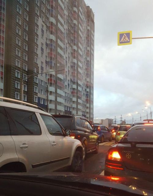 Жители Подмосковья тратят 50 минут, чтобы выехать из своего жилого комплекса