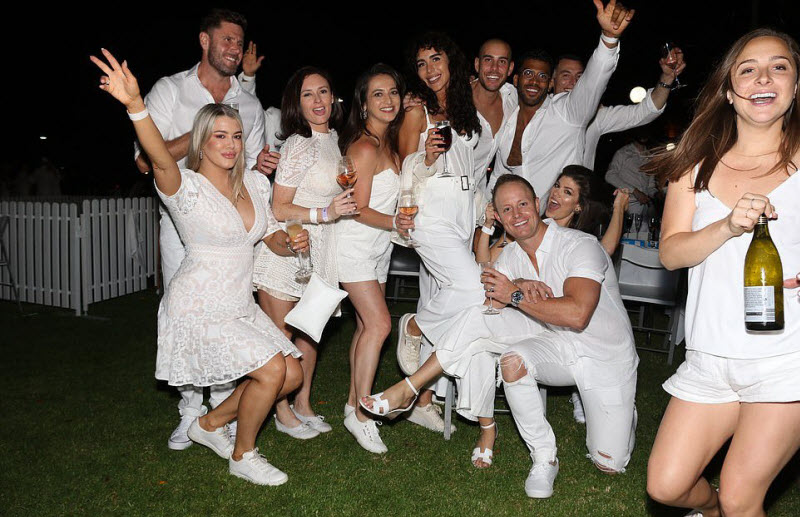 Dîner en Blanc: секретный ужин людей в белом прошел в Сиднее