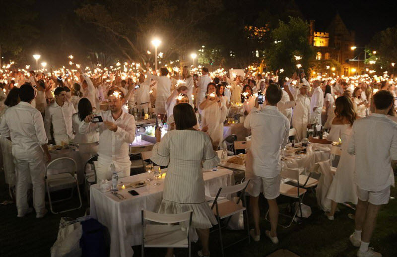 Dîner en Blanc: секретный ужин людей в белом прошел в Сиднее