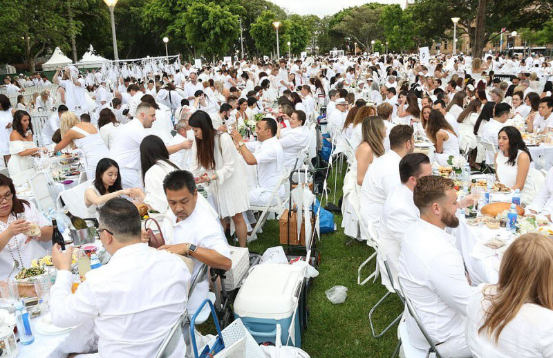 Dîner en Blanc: секретный ужин людей в белом прошел в Сиднее