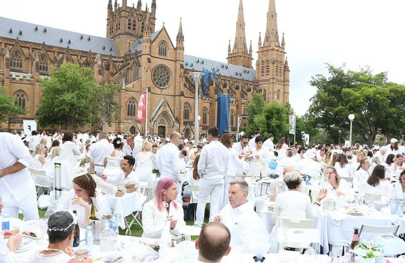 Dîner en Blanc: секретный ужин людей в белом прошел в Сиднее