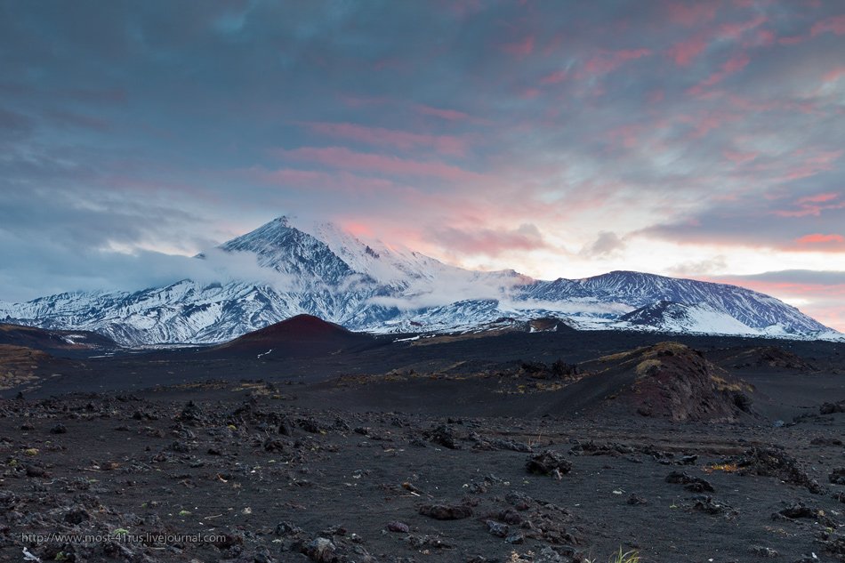 Извержение вулкана Плоский Толбачик. Виды с вертолета