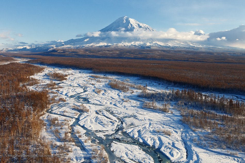 Извержение вулкана Плоский Толбачик. Виды с вертолета