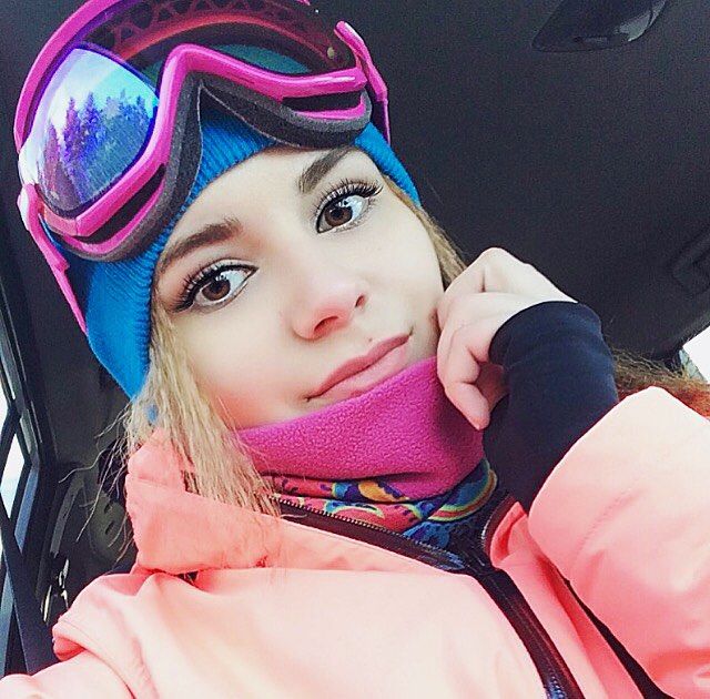 Диана Халифаева из группы поддержки Ice Girls