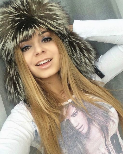 Диана Халифаева из группы поддержки Ice Girls