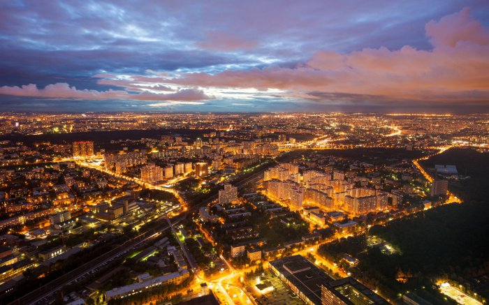 Москва в облаках