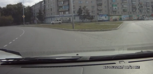 Две девушки на кольце
