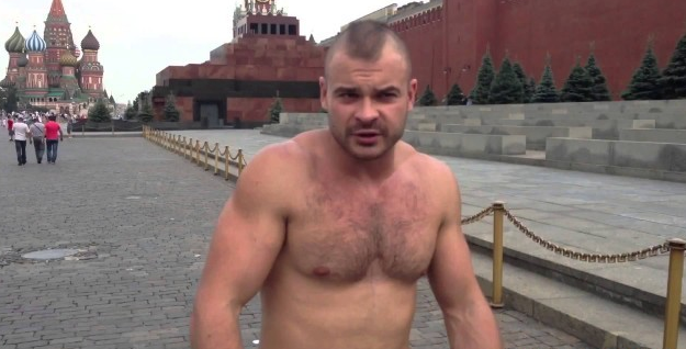 В Москве полицейские задержали борца с педофилами