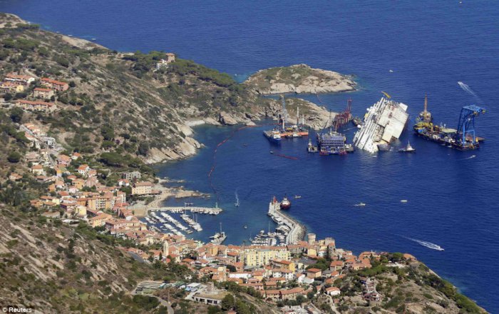 Началась операция по подъему круизного судна Costa Concordia