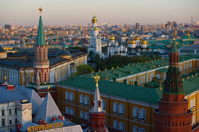 Гимн России в новой версии исполнят Алсу, Валерия, Михайлов и Газманов