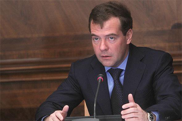Д.Медведев обяжет страховать жилье