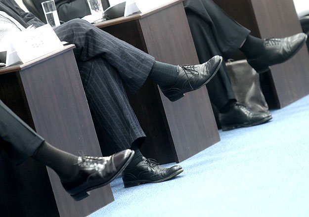 На чиновниках экономить не положено