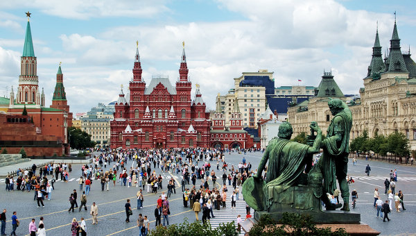 Половина россиян считает, что в стране все нормально Половина россиян считает, что в стране все нормально