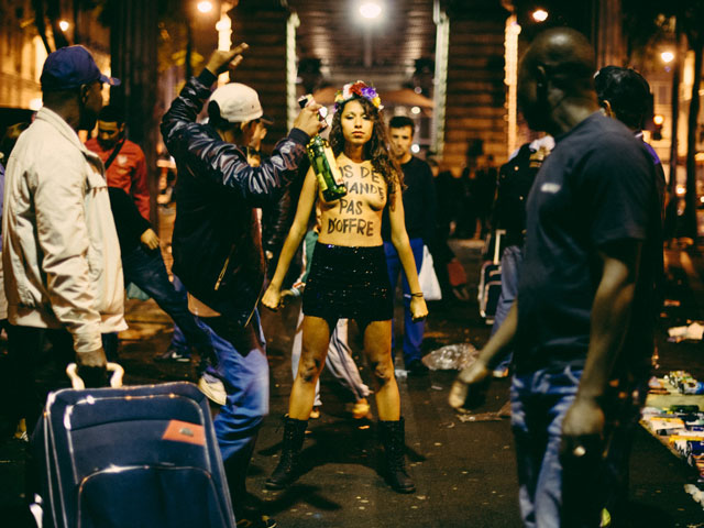 FEMEN борется с проституцией в Париже