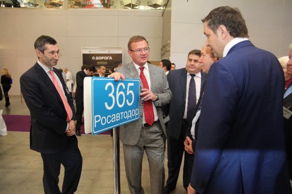 Километровые столбики заменят Километровые столбики заменят