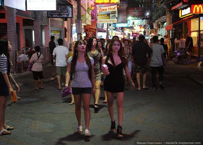 Улица Walking street в Паттайе