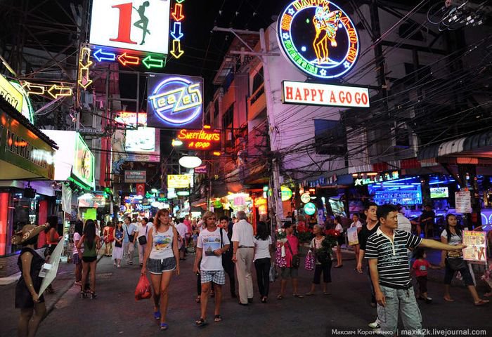Улица Walking street в Паттайе