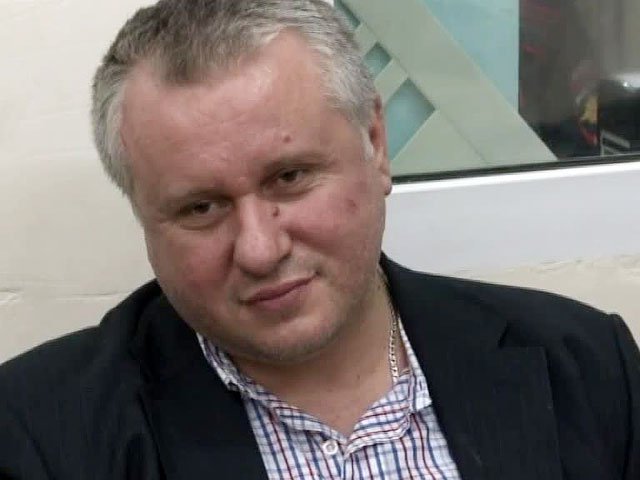 Пьяный дебошир избил бортпроводника на рейсе Красноярск - Москва Пьяный дебошир избил бортпроводника на рейсе Красноярск - Москва