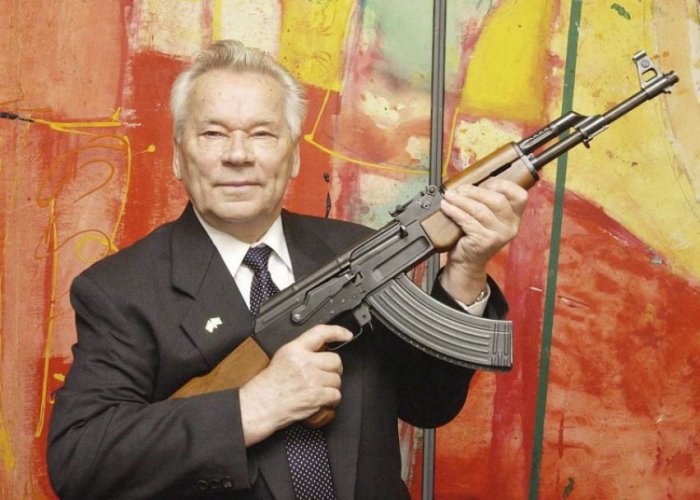 Скончался Михаил Тимофеевич Калашников.