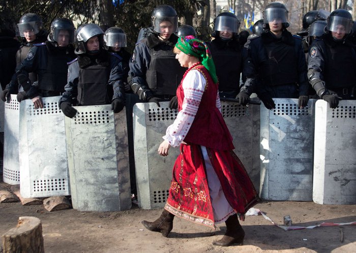 Беспорядки в Киеве возобновились (35 фото)