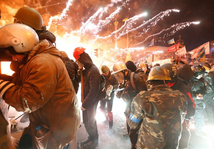 Беспорядки в Киеве возобновились (35 фото)