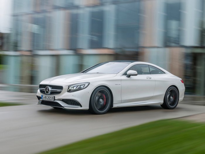 Mercedes показал "заряженную" версию купе S-класса